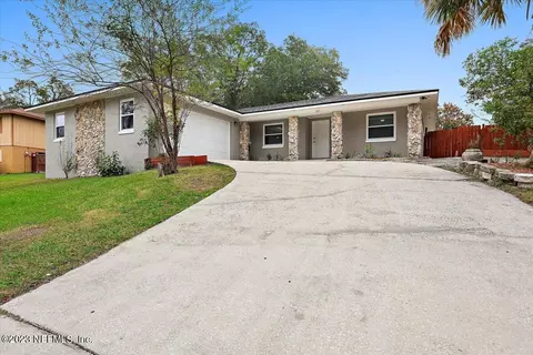 1631 Oak Ridge Dr W, Jacksonville, FL 32225