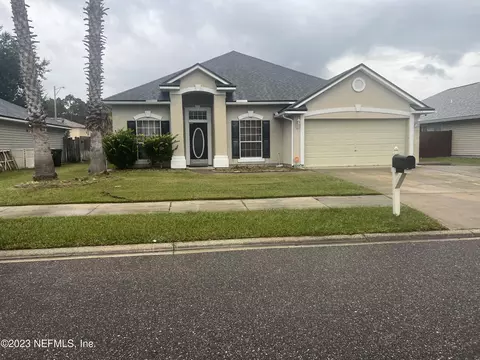 9165 Prosperity Lake Dr, Jacksonville, FL 32244