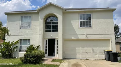 5613 Shady Pine St N, Jacksonville, FL 32244
