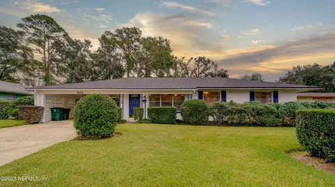525 Matterhorn Rd, Jacksonville, FL 32216