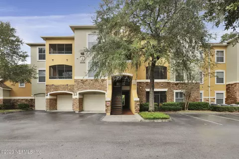 8539 Gate Pkwy W #632, Jacksonville, FL 32216