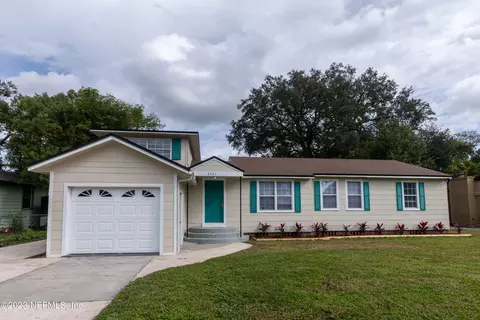 8331 Paul Jones Dr, Jacksonville, FL 32208