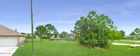 5641 NW Crocus Ave, Port St Lucie, FL 34953