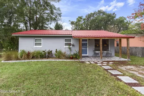 2018 Locust Ave, Palatka, FL 32177