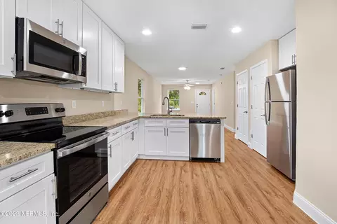 1669 8th St W, Jacksonville, FL 32209