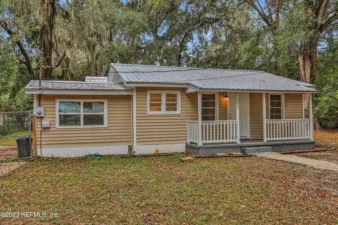 3512 Whitehall St, Palatka, FL 32177