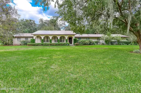 320 Round Lake Rd, Palatka, FL 32177