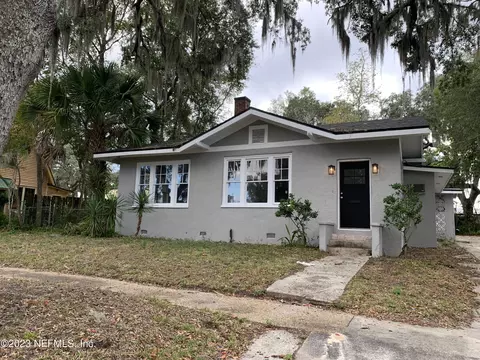 818 15th St, Palatka, FL 32177