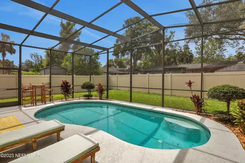 1638 Tanglewood Rd, Jacksonville Beach, FL 32250