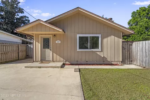 107 Jack St, Green Cove Springs, FL 32043