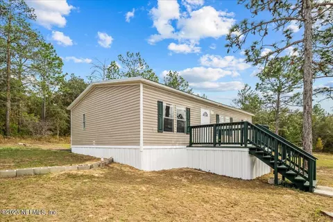 128 Volusia Dr, Interlachen, FL 32148 photo 1