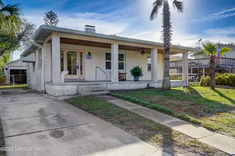 305 Pine St, Neptune Beach, FL 32266