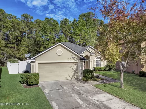14041 Devan Lee Dr N, Jacksonville, FL 32226