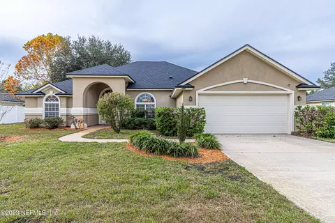 395 Martin Lakes Dr, Jacksonville, FL 32220