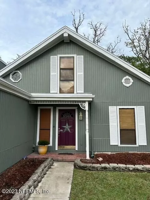 10137 Pine Breeze Rd W, Jacksonville, FL 32257