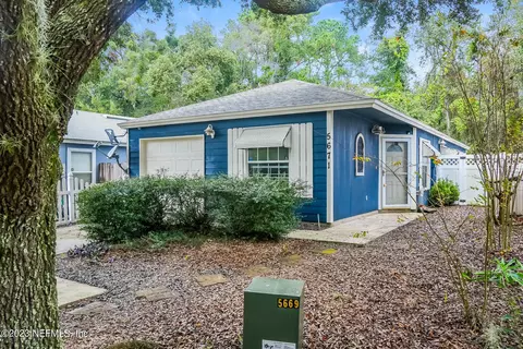 5671 Ellis Trace Dr, Jacksonville, FL 32205