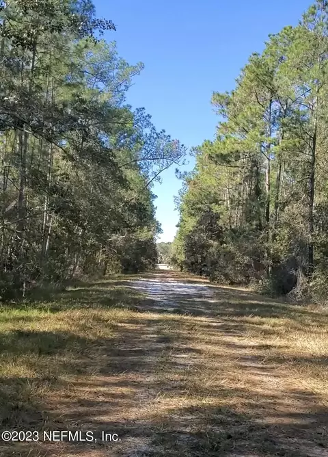 138 Hazel Ave, Georgetown, FL 32139