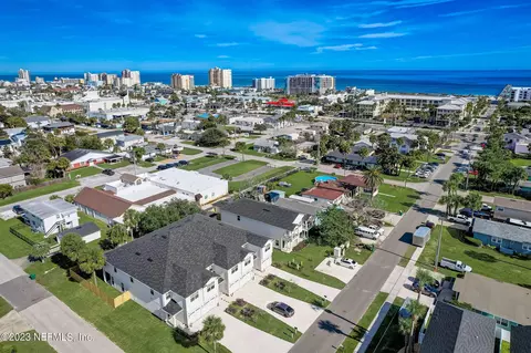 465 4th Ave N, Jacksonville Beach, FL 32250