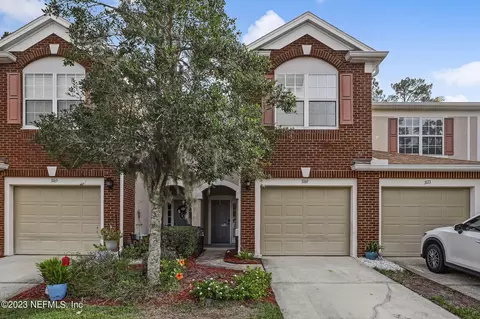 3169 Hollow Tree Ct, Jacksonville, FL 32216