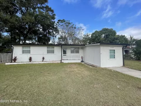2504 Green Oak Dr, Jacksonville, FL 32211