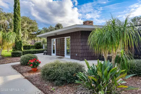 105 Paradise Ln, Crescent City, FL 32112