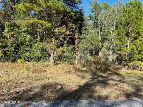 340 3rd Way, Interlachen, FL 32148
