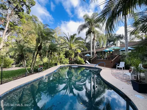 1105 Vale Orchard Ln, Jacksonville, FL 32207
