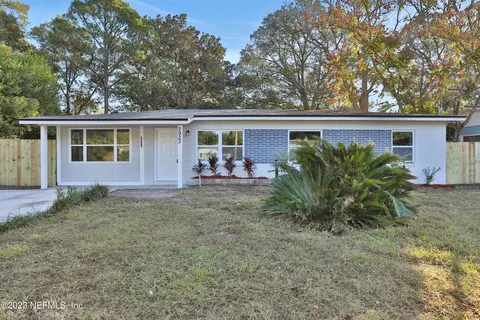 2923 Wycombe Dr W, Jacksonville, FL 32277