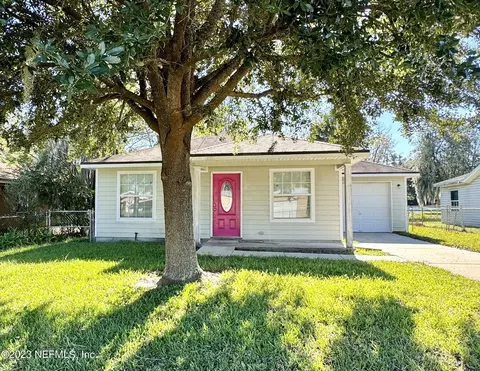 7848 Stuart Ave, Jacksonville, FL 32220