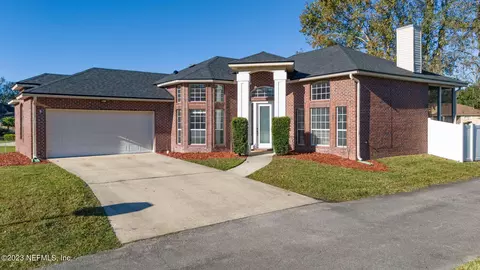 3795 Bedford Dr, Middleburg, FL 32068