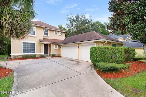 908 Woodbridge Hollow Rd N, Jacksonville, FL 32218