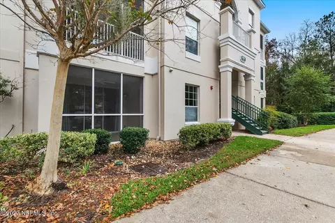 8601 Beach Blvd #302, Jacksonville, FL 32216