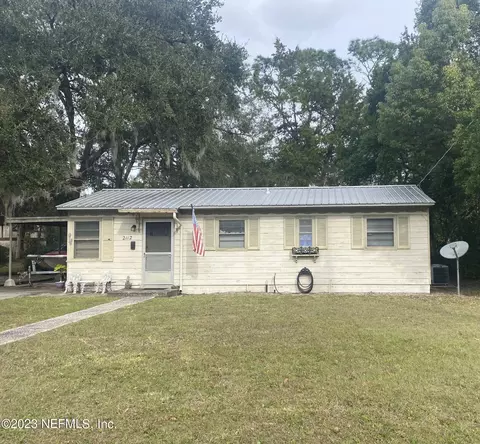 2112 Diana Dr, Palatka, FL 32177