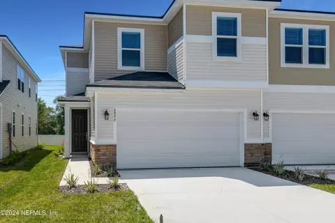 6899 Mirage St, Jacksonville, FL 32244