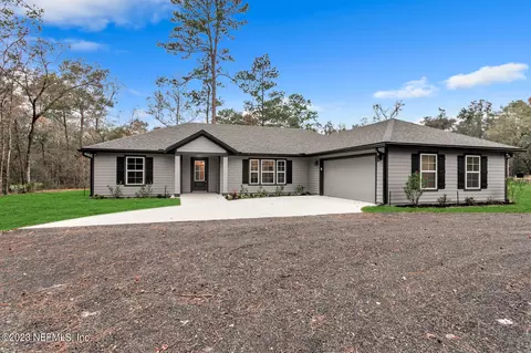 2744 E Fennel Ct, Middleburg, FL 32068