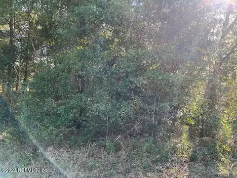 334 3rd Way, Interlachen, FL 32148