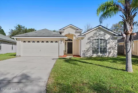869 Mackenzie Cir, Saint Augustine, FL 32092