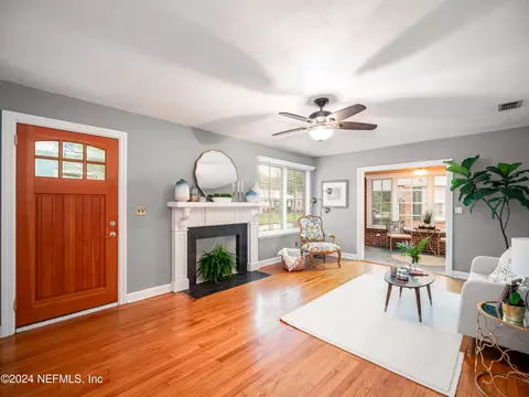 2736 Fieldston Ln, Jacksonville, FL 32207