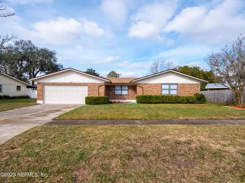7855 Knoll Dr N, Jacksonville, FL 32221