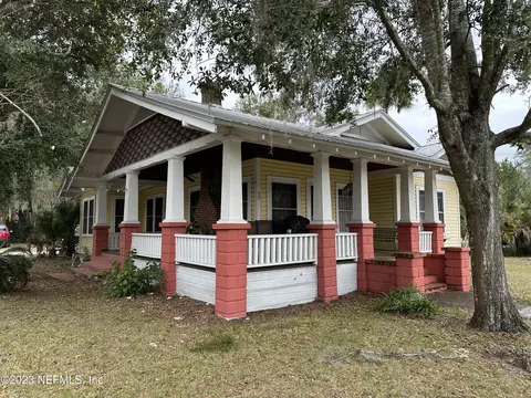 1012 S 15th St, Palatka, FL 32177
