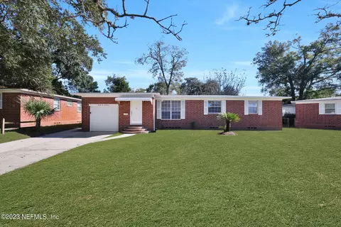 2517 Blueberry Ln, Jacksonville, FL 32211