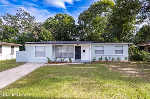 10211 Briarcliff Rd E, Jacksonville, FL 32218