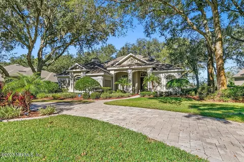 646 Queens Harbor Blvd, Jacksonville, FL 32225