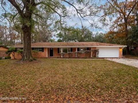 6815 Golfview St, Jacksonville, FL 32210
