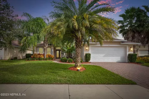 11 Arena Lake Cir, Palm Coast, FL 32137