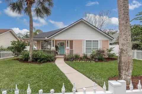 606 Paradise Ct, Atlantic Beach, FL 32233