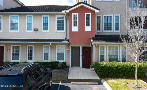 10075 Gate Pkwy N #805, Jacksonville, FL 32246
