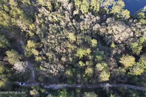 110 Lakeshore Dr, Satsuma, FL 32189