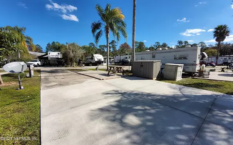 1074 Front Apt 47 St, Welaka, FL 32193