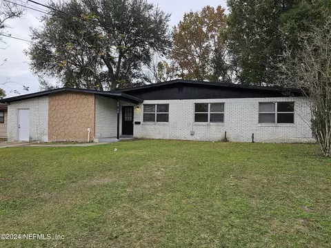6840 Cinderella Rd, Jacksonville, FL 32210